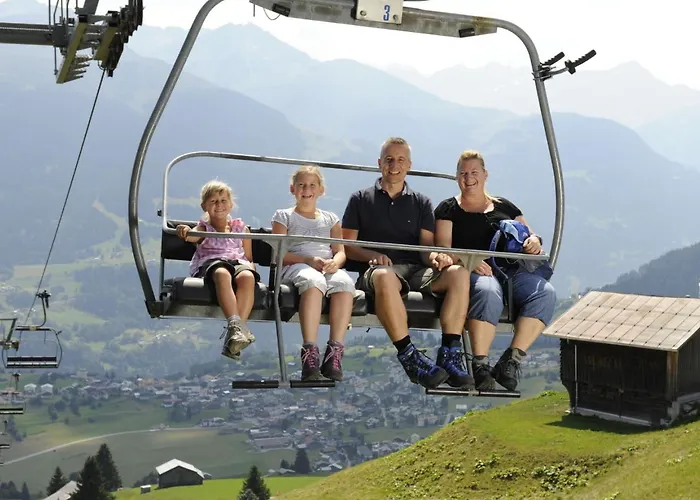 Pradas - 2-5 Premium By Interhome شقة